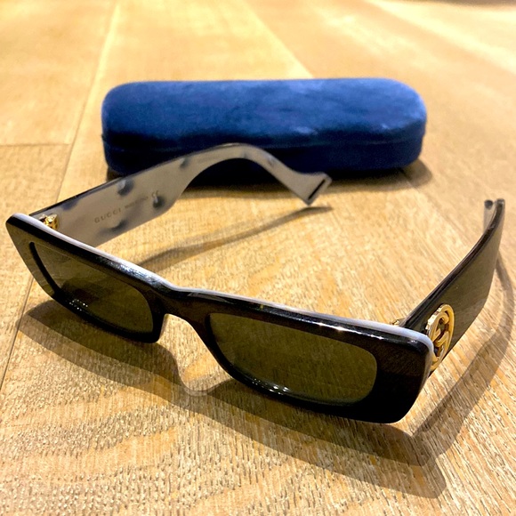 Gucci sunglasses - Picture 1 of 3